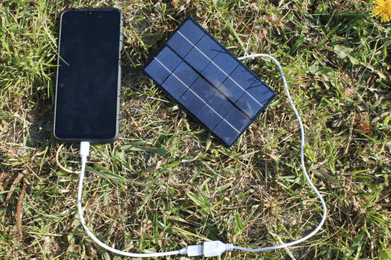 Invest Sustain Energia Solar Painel Solar Placa solar Faça em casa um carregador de celular solar