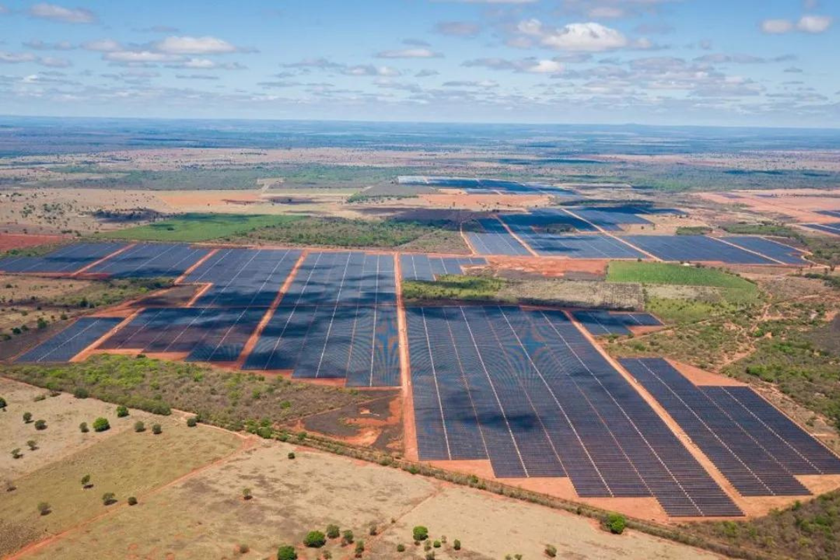 Invest Sustain Energia Solar Painel Solar Placa solar Usina de Energia Solar Complexo Solar de Janaúba