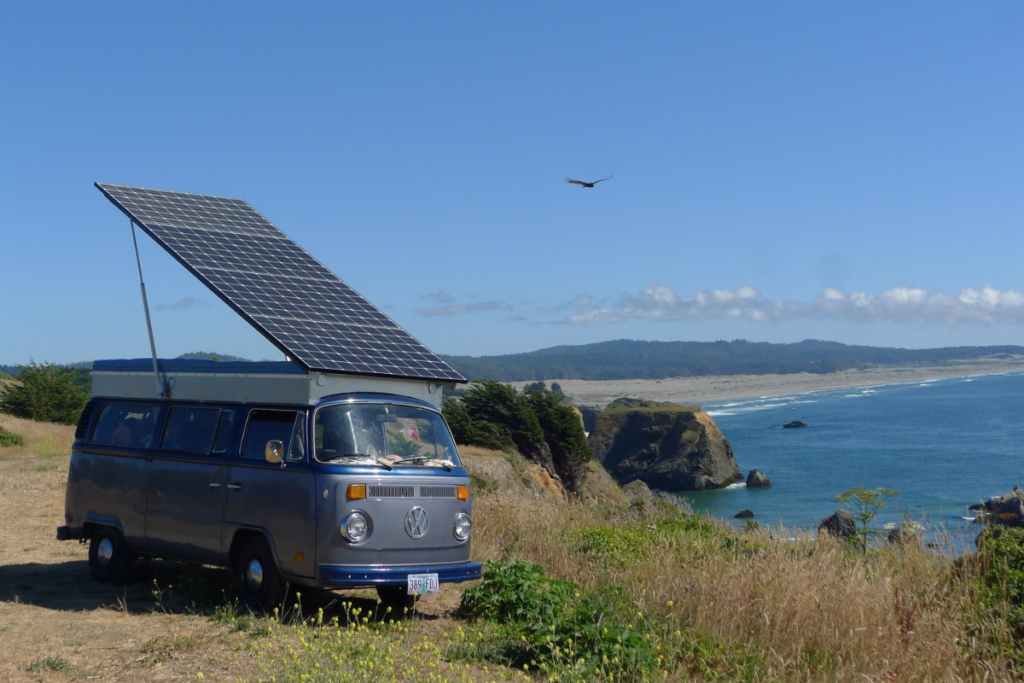 37. Placa Solar Para Motorhome: Otimizando o Espaço 