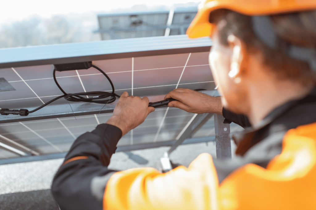 Cuidados e Manutenção dos Painéis Solares para Melhor Eficiência Invest Sustain Energia Solar