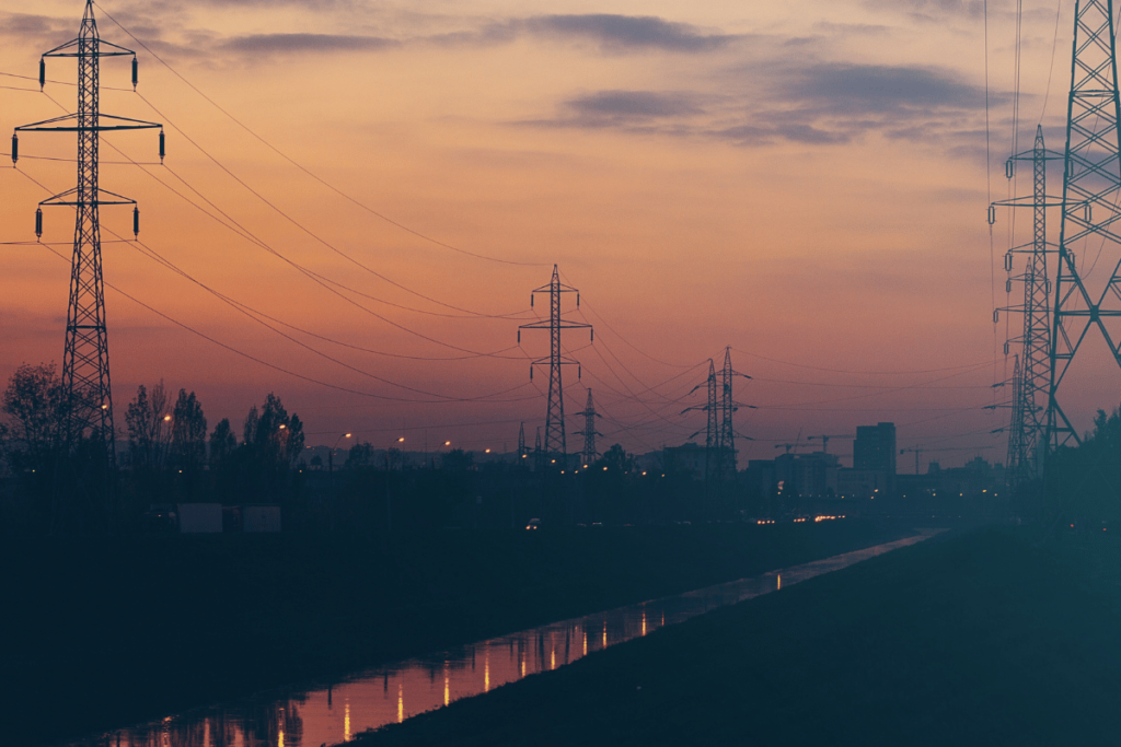 O funcionamento da transmissão de energia em Corrente Alternada Invest Sustain Energia Solar