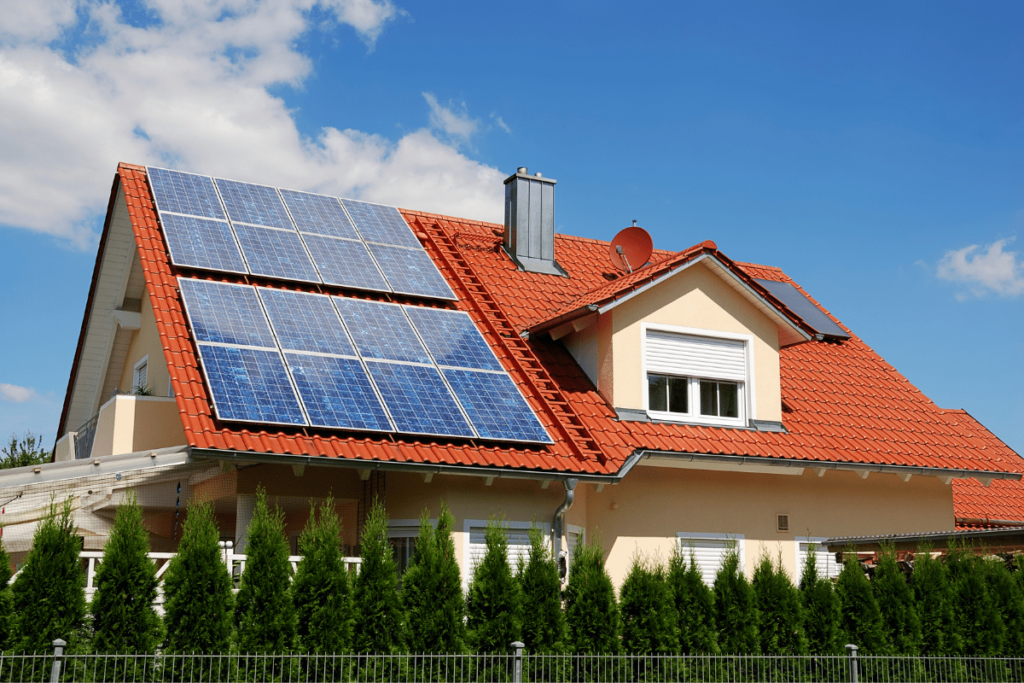 Quantas placas solares para gerar 700 kWh Invest Sustain Energia Solar