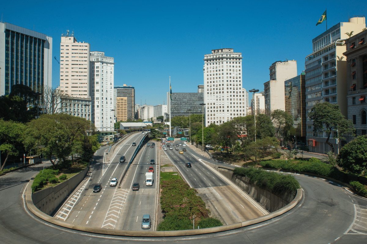 São Paulo lidera em carros elétricos no Brasil Invest Sustain Energia Solar