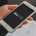 Parceria Elon Musk e Apple Como a Starlink vai levar internet ao seu iPhone em qualquer lugar Invest Sustain Energia Solar